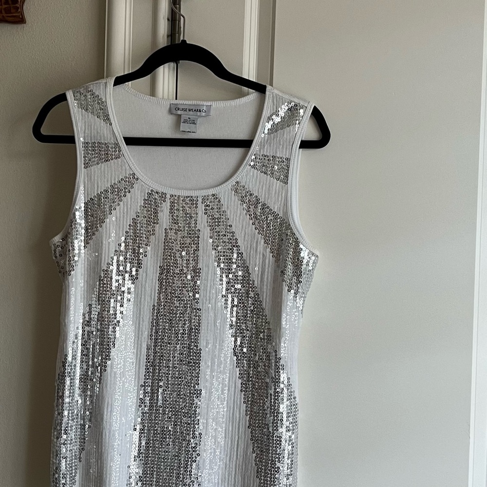 Women’s sleeveless top